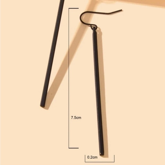 BLACK MODERN CHIC BAR EARRINGS - Picture 2 of 3